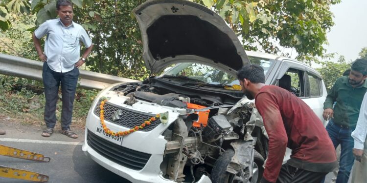 जिल्हा परिषद शिक्षणाधिकाऱ्यांच्या कारला अपघात