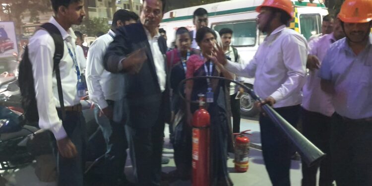 आदर्श पतसंस्थेत आपत्ती व्यवस्थापन कार्यशाळा