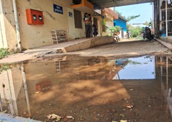 जिल्हा रुग्णालयाच्या परिसरात दुर्गंधी