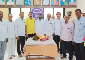 खांब उपसरपंचपदी वातेरे यांची निवड