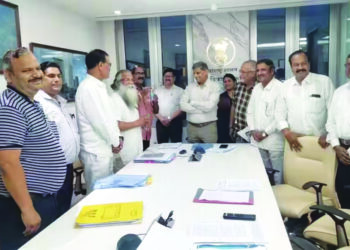 नगरपालिका कर्मचाऱ्यांचे उपोषण मागे