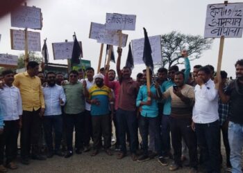 भुजबळांना दाखवले काळे झेंडे; आंदोलकांच्या ‘गो बॅक’च्या घोषणा