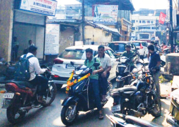 दिवाळी सुट्यांमुळे पालीमध्ये वाहतुक कोंडी