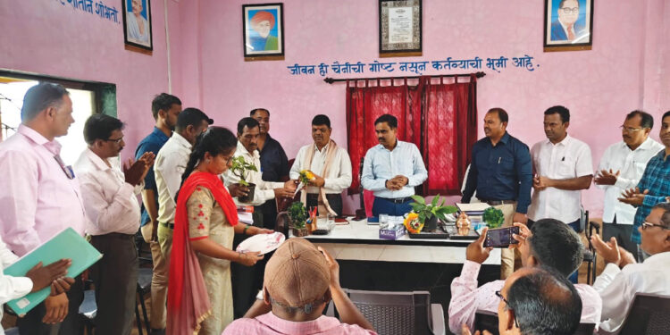 जलसंधारण योजनेचा वापर करा