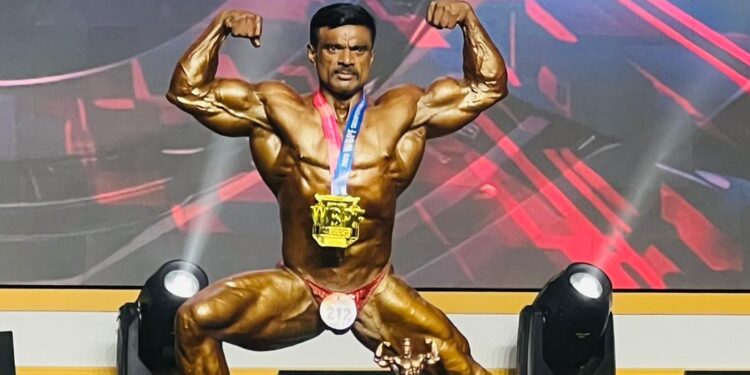 शरीरसौष्ठव स्पर्धेत सुभाष पुजारी यांना ‘सुवर्ण’