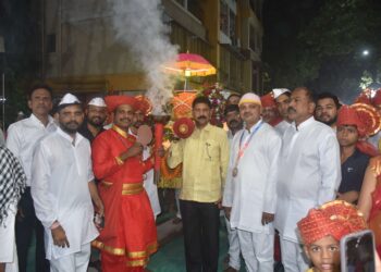 पेण शहरात साईमय वातावरण