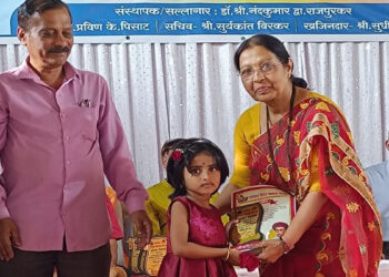 विद्यार्थ्यांना सम्यक दृष्टी देणे पालकांची जबाबदारी