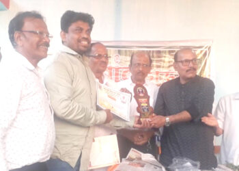 बांबू हाऊसमध्ये काव्यसंमेलन