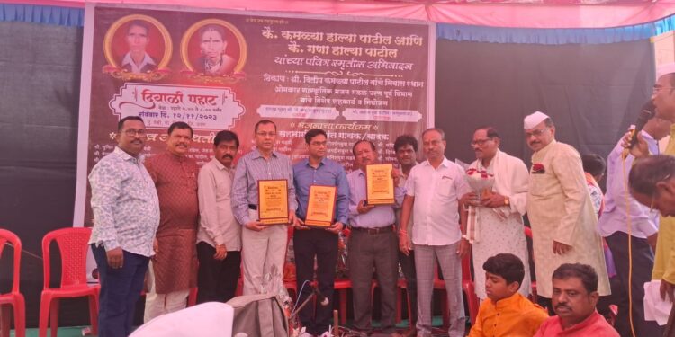 वेश्वी येथे दिवाळी पहाट संपन्न; कोरोनायोद्ध्यांचा केला सन्मान