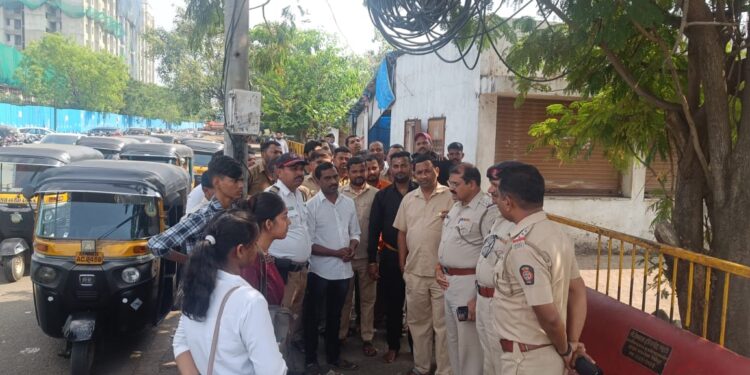 वाहतुकीच्या नियमाबाबत प्रबोधन