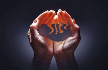 गर्भपात करणाऱ्यांवर खबऱ्यांची नजर