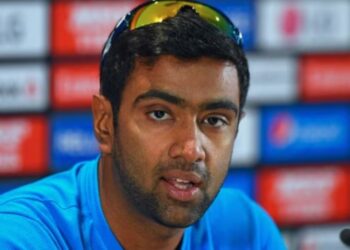 नायरला धोनीची पसंती असे : अश्विन