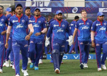 तीन खेळाडूंवरआयपीएल लीग खेळण्यास घातली बंदी