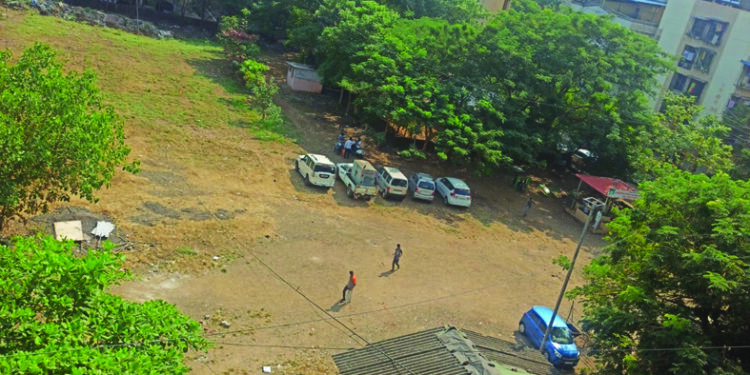 कामोठेमधील मैदान विकसित करा