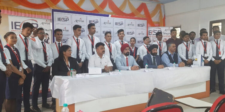 तरुणांना प्रशिक्षणासह हक्काची नोकरी