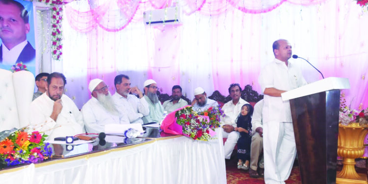 फक्त डिगऱ्या घेऊन करिअर घडत नसते