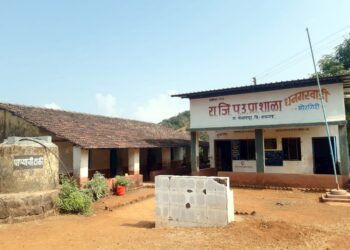 गटशिक्षणाधिकाऱ्यांचा उडवाउडवीचा कारभार