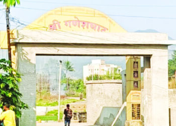 नवीन स्वागत कमान बांधण्याचा घाट