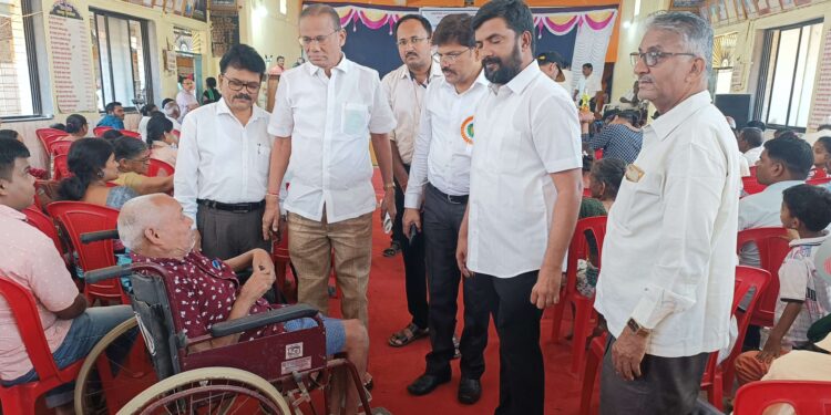 दिव्यांगांकडे खासदारांनी फिरवली पाठ