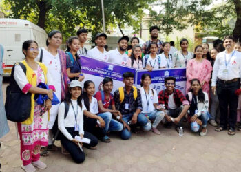 जागतिक एड्स दिनाच्या रॅलीत पीएनपी महाविद्यालय सहभागी