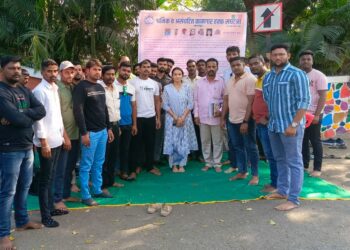 शेकाप सुरक्षा रक्षकांच्या पाठीशीः चित्रलेखा पाटील