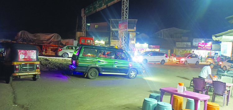 वाकण नाक्याचा श्वास कोंडतोय