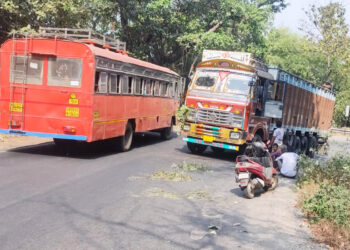 बंद अवजड वाहनांमुळे अपघाताचा धोका