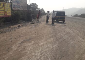 शेडअभावी प्रवाशांची उन्हात लाहीलाही