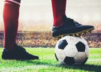 फिक्सिंगसाठी खेळाडूंशी संपर्क