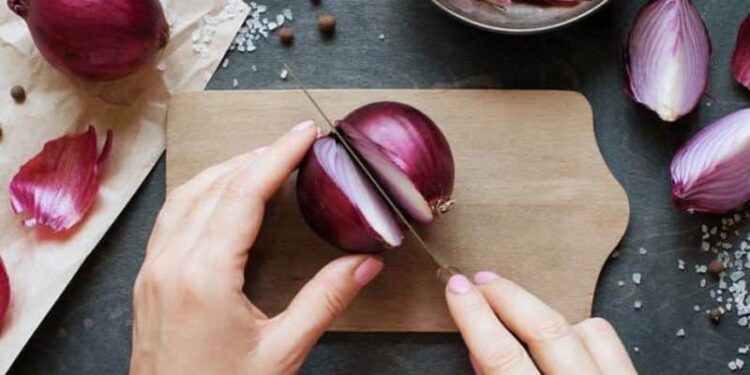 हॉटेलमधून कांदा गायब