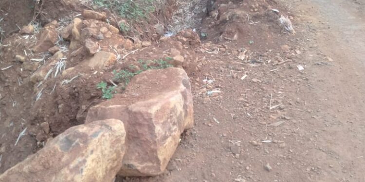 ओलमण नळपाणी योजनेचे तीनतेरा