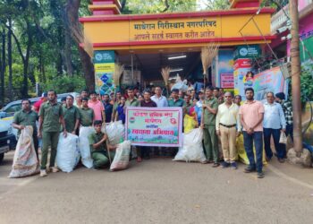 स्वच्छतेसाठी कामगार एकवटले