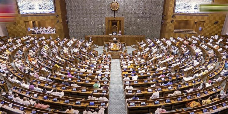 धक्कदायक घटना! संसदेत 22 वर्षांपुर्वीची पुनरावृत्ती