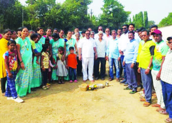 मुनवलीत क्रिकेट मैदानाचे उद्घाटन