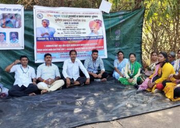 रिलायन्स विरोधात प्रकल्पग्रस्तांचे बेमुदत उपोषण