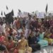 नैना प्रकल्पग्रस्त महिलांचे रस्ता रोको आंदोलन