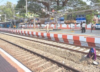 निवारा शेडअभावी प्रवाशांची गैरसोय