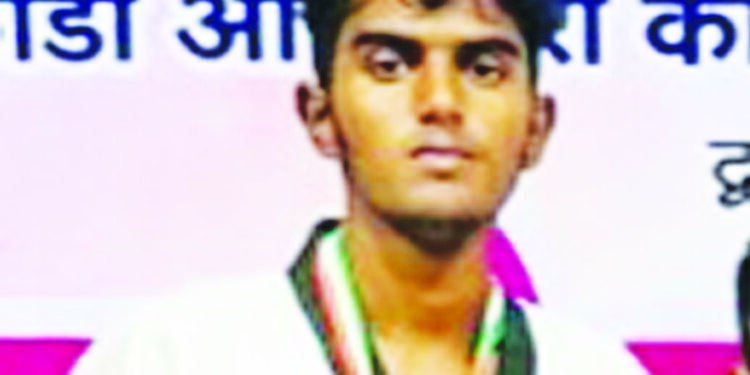 पीएनपीच्या ओम डेंगळेला कांस्य