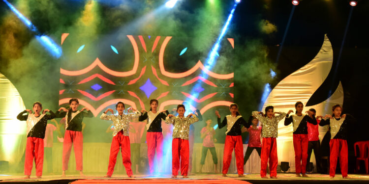 पीएनपी संकुलात रंगला गुणदर्शन सोहळा