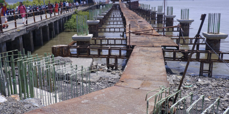 रेवस जेट्टीच्या कामात दिरंगाई