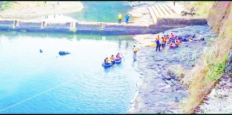 चिल्हार नदीमध्ये अवैध बोटिंग