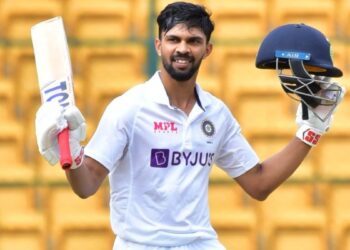 ऋतुराज कसोटी मालिकेला मुकला