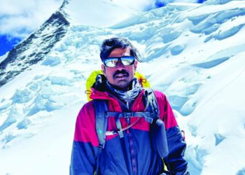 संतोष दगडे यांना हुतात्मा गौरव पुरस्कार