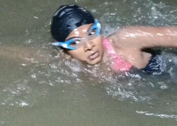 रायगडची जलकन्या रुद्राक्षी टेमकरचा विक्रम