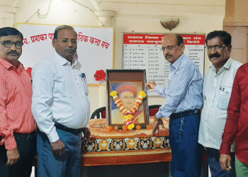 दर्पणकार आचार्य बाळशास्त्री जांभेकर यांना अभिवादन