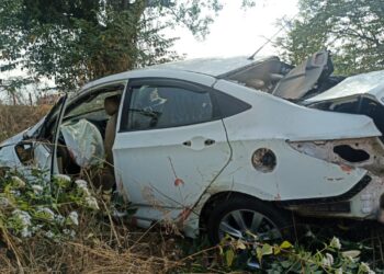 भीषण अपघात! कार झाडावर आदळली; तरुणाचा जागीच मृत्यू