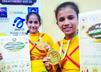 एव्ही डान्स स्टुडिओच्या विद्यार्थ्यांची सुवर्ण कामगिरी