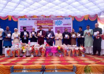 विद्यार्थ्यांनी शिक्षणाकडे गांभीर्याने पाहावे