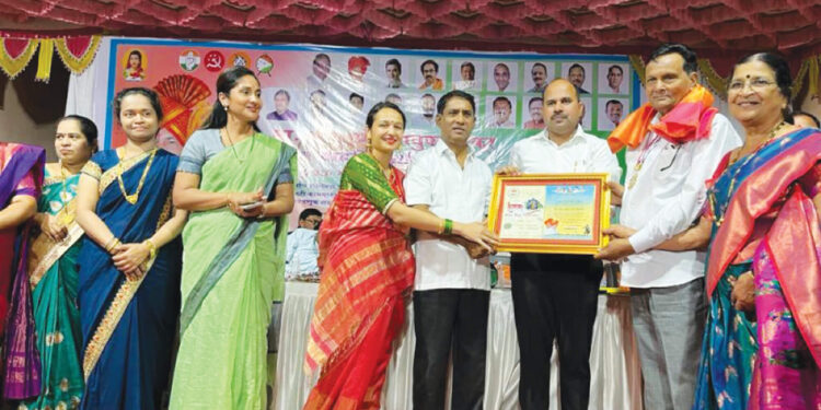 कर्तृत्ववान व्यक्तींचा गौरव