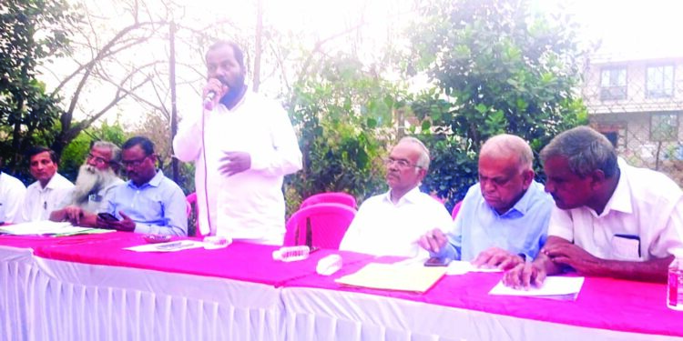 शेतकऱ्यांचा शासनाच्या हुकूमशाहीविरोधात एल्गार